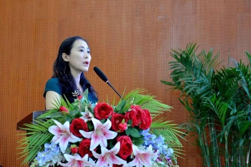 各自精彩，生存有術!万里碧空朵朵云打一最佳精准生肖,警惕虚假宣传、全面解答、时代解答解释落实